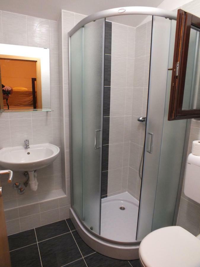 Apartmani Barisic Brodarica  Eksteriør billede