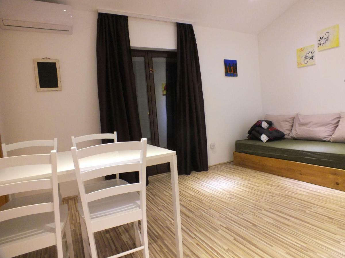 Apartmani Barisic Brodarica  Eksteriør billede