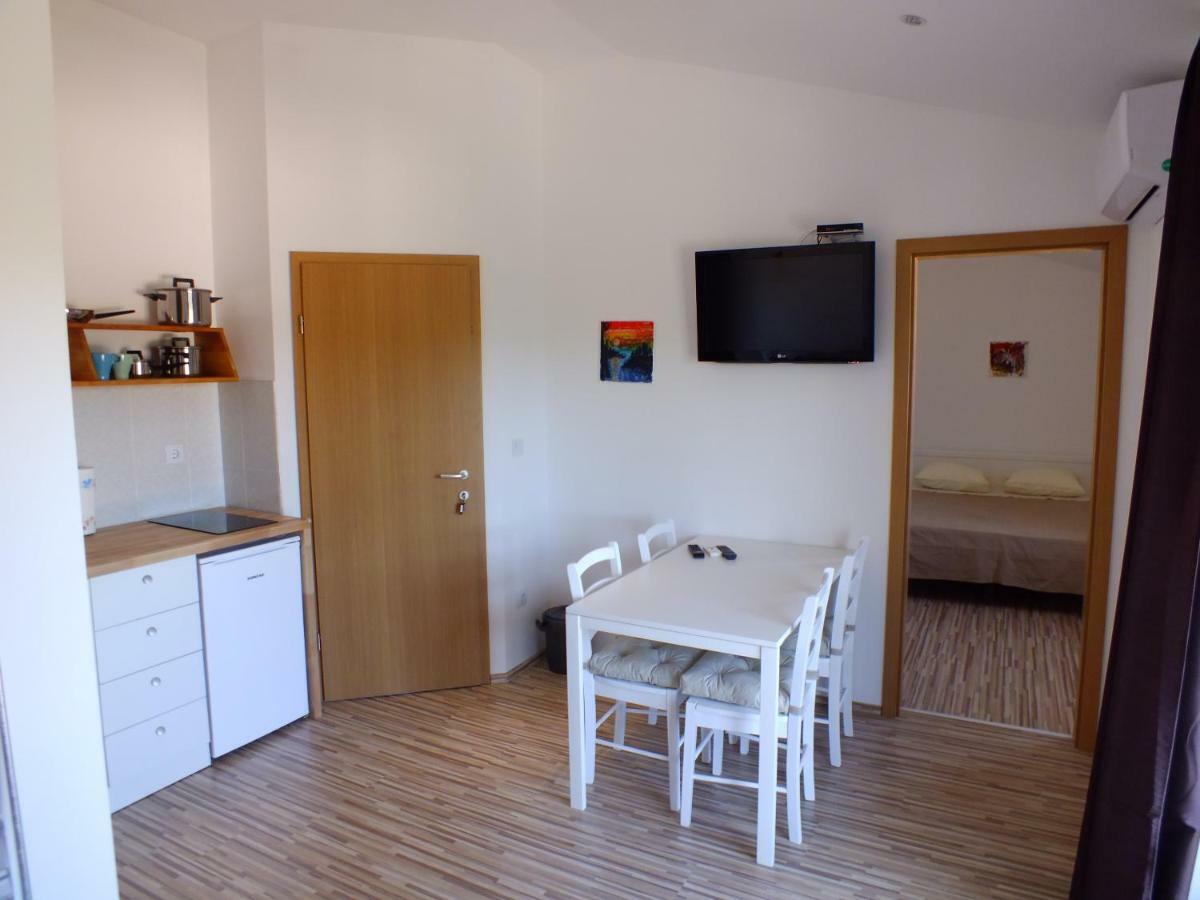 Apartmani Barisic Brodarica  Eksteriør billede