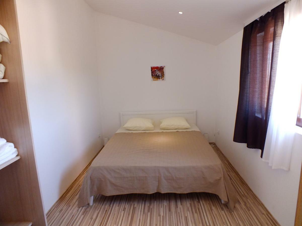 Apartmani Barisic Brodarica  Eksteriør billede